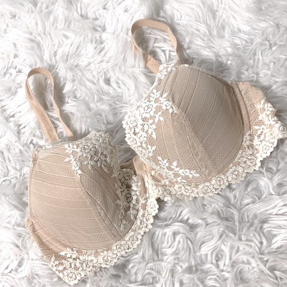 WACOAL underwire lace bra adjustable straps nude color women’s sz 38C